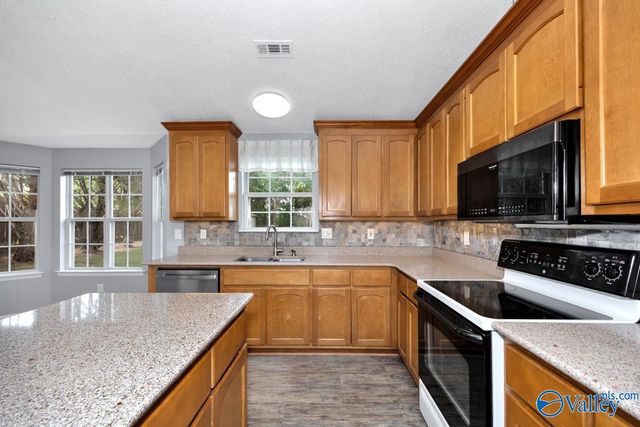 135 Crossing Blvd, Meridianville, AL 35759