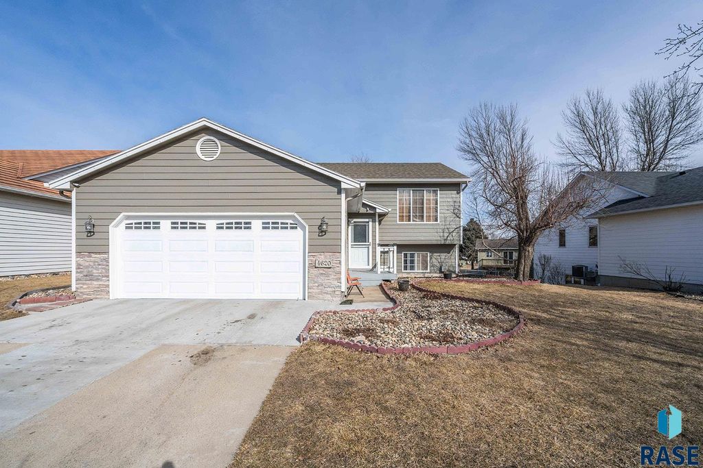 4620 E Hanna Cir Circle, Sioux Falls, SD 57110