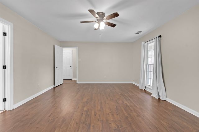 8193 WALNUT CREEK RD, Memphis, TN 38018