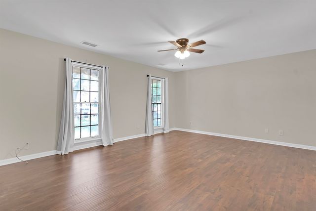 8193 WALNUT CREEK RD, Memphis, TN 38018