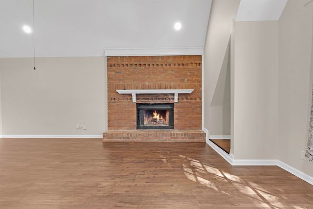 8193 WALNUT CREEK RD, Memphis, TN 38018