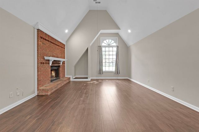 8193 WALNUT CREEK RD, Memphis, TN 38018
