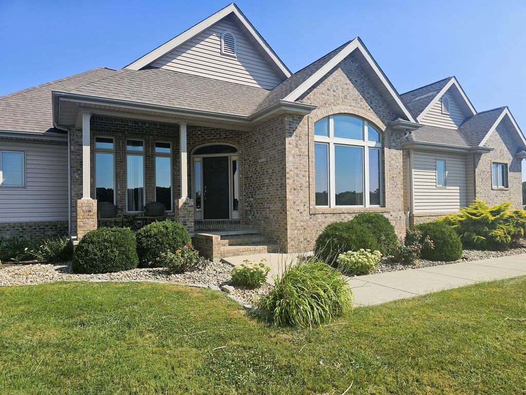 Image 1 of property listing at 15228 E Holland Drive, Mt Vernon, IL 62864