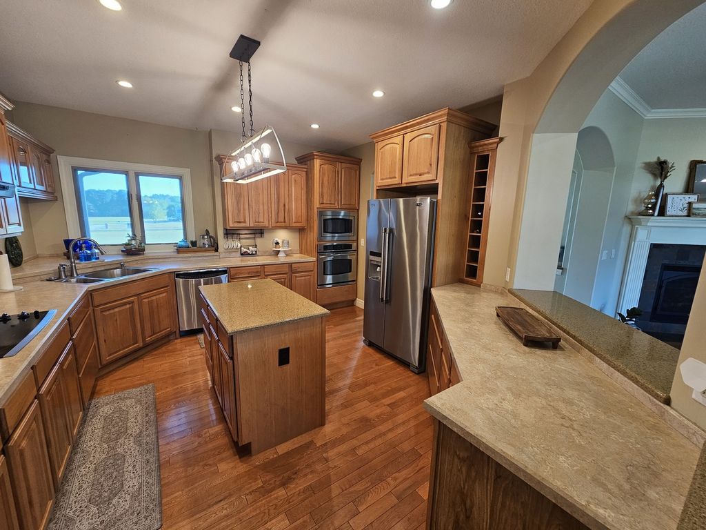 Image 21 of property listing at 15228 E Holland Drive, Mt Vernon, IL 62864