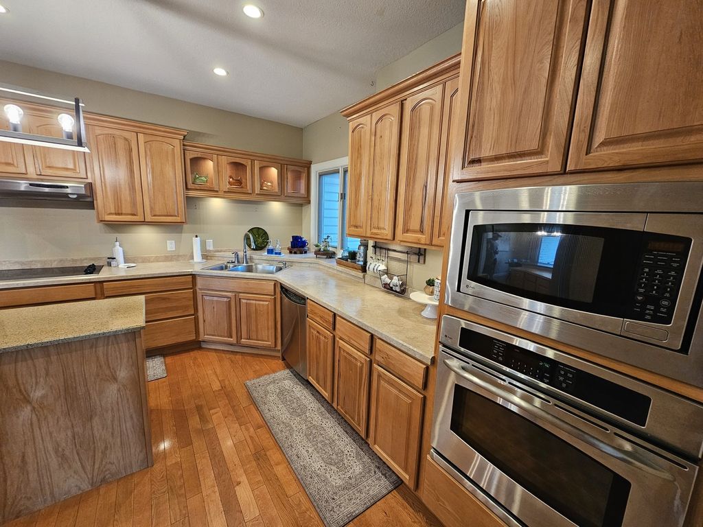 Image 23 of property listing at 15228 E Holland Drive, Mt Vernon, IL 62864