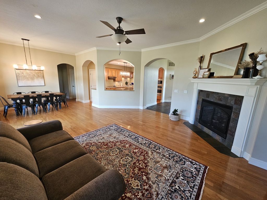 Image 27 of property listing at 15228 E Holland Drive, Mt Vernon, IL 62864