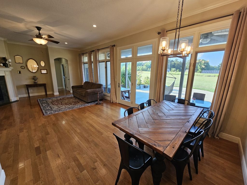 Image 31 of property listing at 15228 E Holland Drive, Mt Vernon, IL 62864