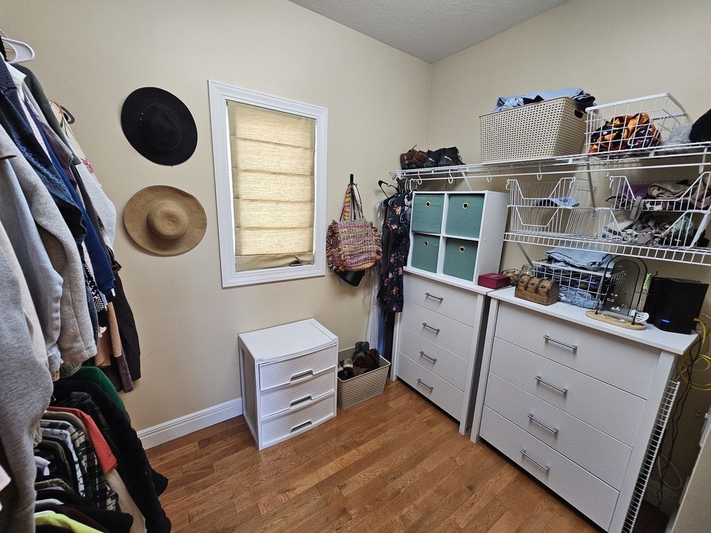 Image 42 of property listing at 15228 E Holland Drive, Mt Vernon, IL 62864