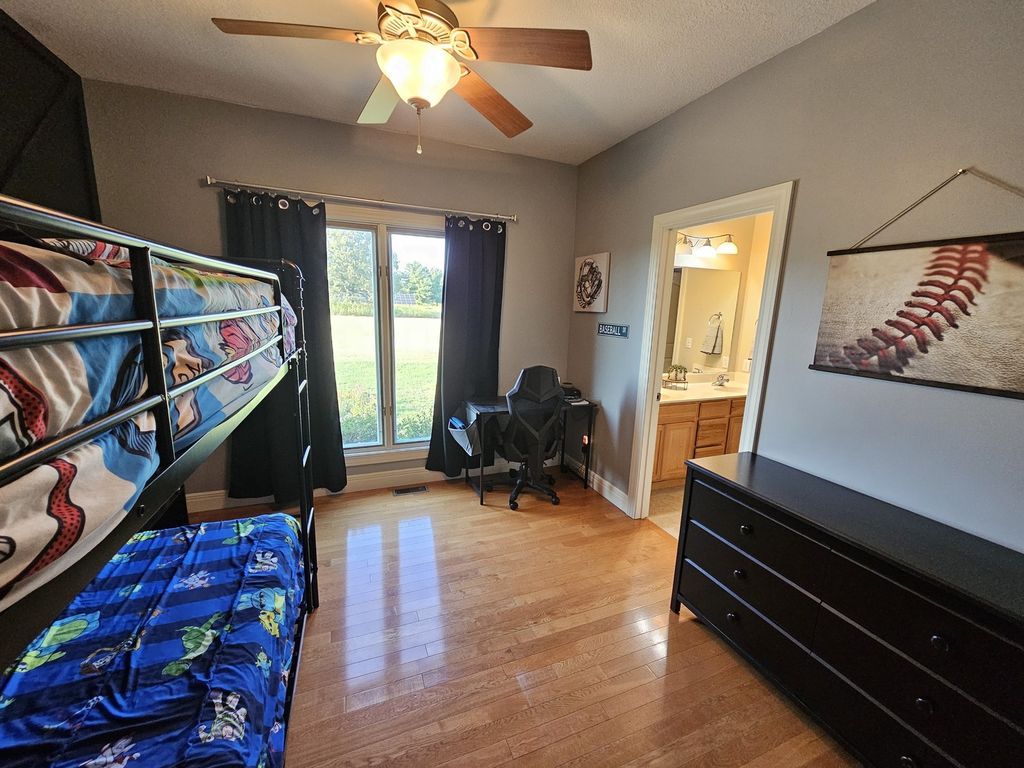 Image 44 of property listing at 15228 E Holland Drive, Mt Vernon, IL 62864