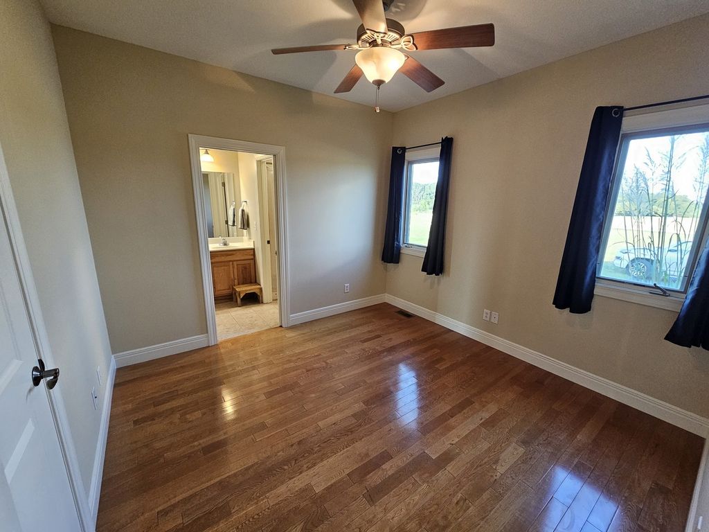 Image 46 of property listing at 15228 E Holland Drive, Mt Vernon, IL 62864