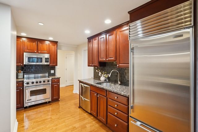 20 Chapel Street B811, Brookline, MA 02446