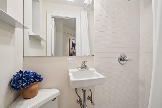 20 Chapel Street B811, Brookline, MA 02446