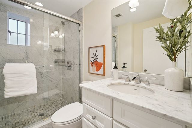 20 Chapel Street B811, Brookline, MA 02446