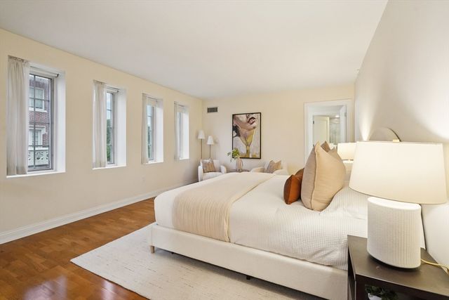 20 Chapel Street B811, Brookline, MA 02446