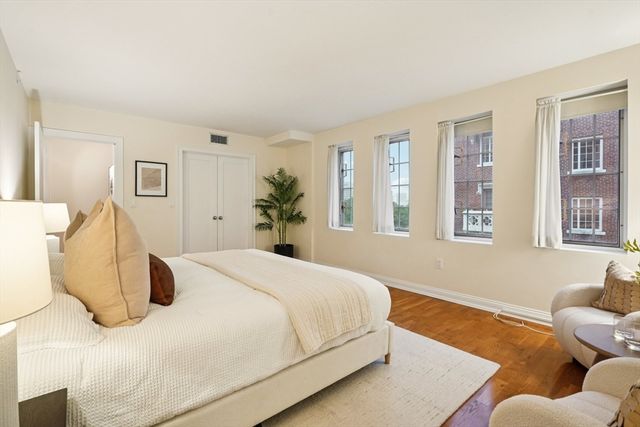 20 Chapel Street B811, Brookline, MA 02446