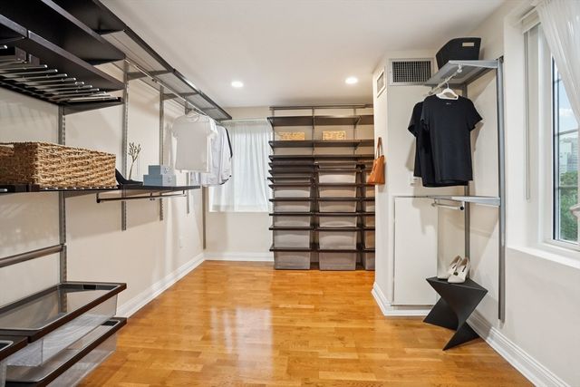 20 Chapel Street B811, Brookline, MA 02446
