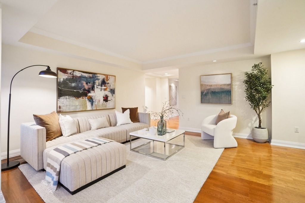 20 Chapel Street B811, Brookline, MA 02446