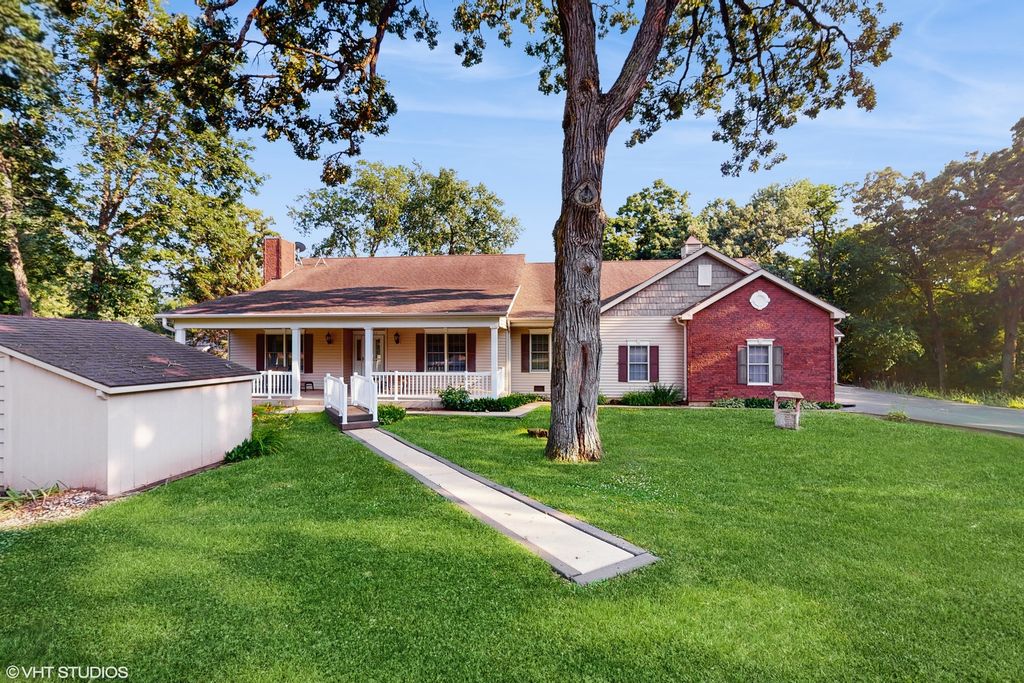 1513 Berwyn Street, Spring Grove, IL 60081
