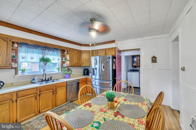 525 LINCOLN HWY E, Coatesville, PA 19320