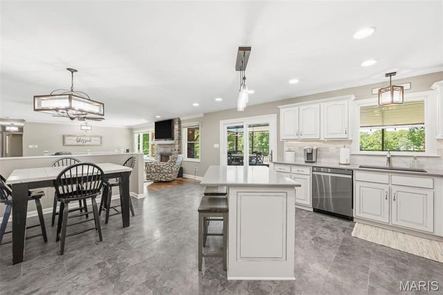28867 State Highway W, Warrenton, MO 63383