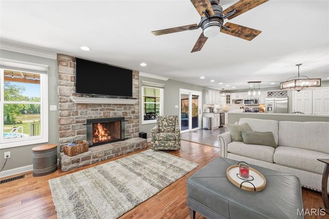 28867 State Highway W, Warrenton, MO 63383