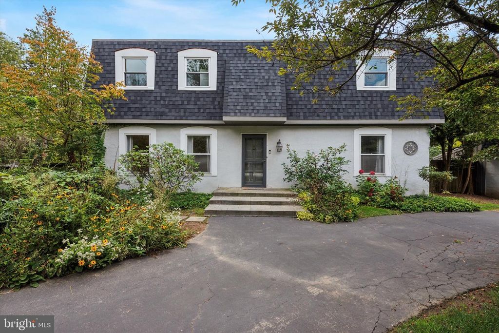302 OLD LANCASTER RD, Devon, PA 19333