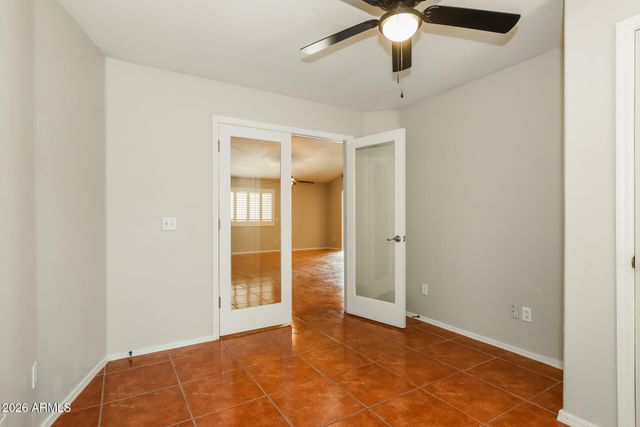 1653 E VINEYARD Road, Phoenix, AZ 85042