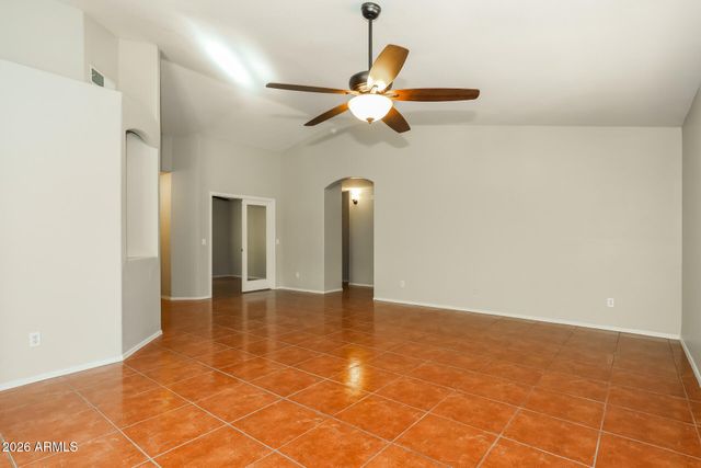 1653 E VINEYARD Road, Phoenix, AZ 85042