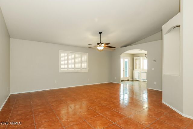 1653 E VINEYARD Road, Phoenix, AZ 85042