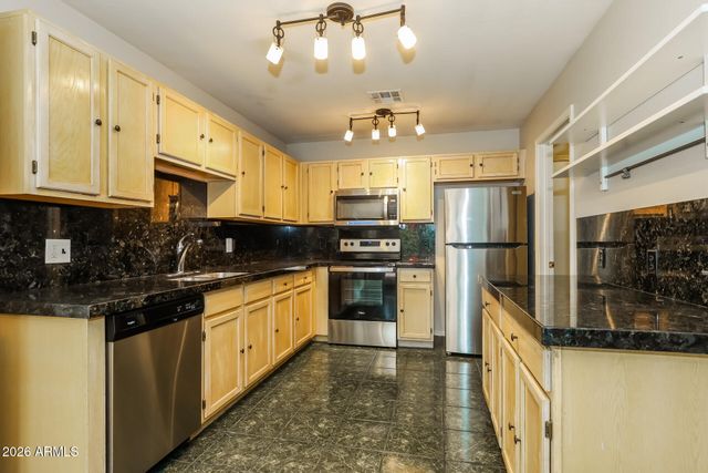 1653 E VINEYARD Road, Phoenix, AZ 85042