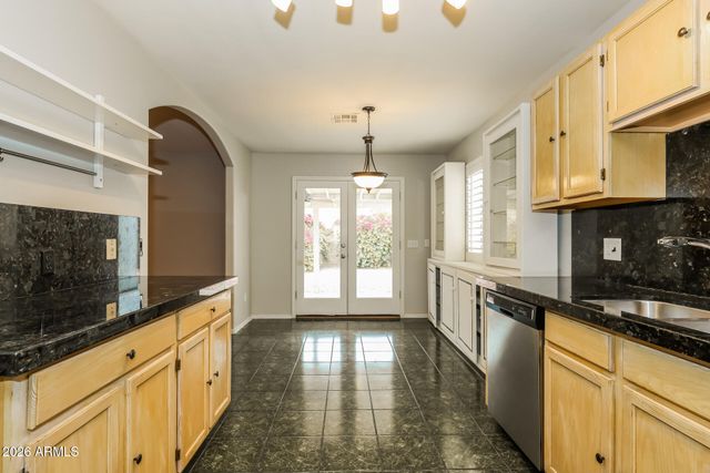 1653 E VINEYARD Road, Phoenix, AZ 85042