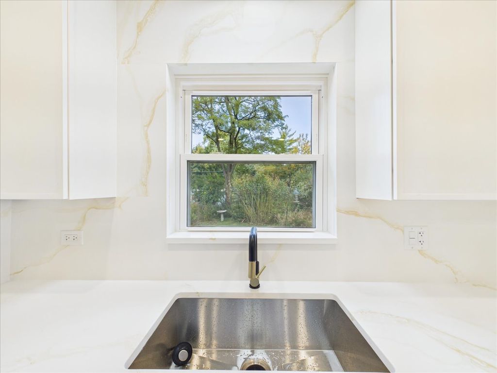 1623 Sawyer Avenue, Wheaton, IL 60187 — photo 5