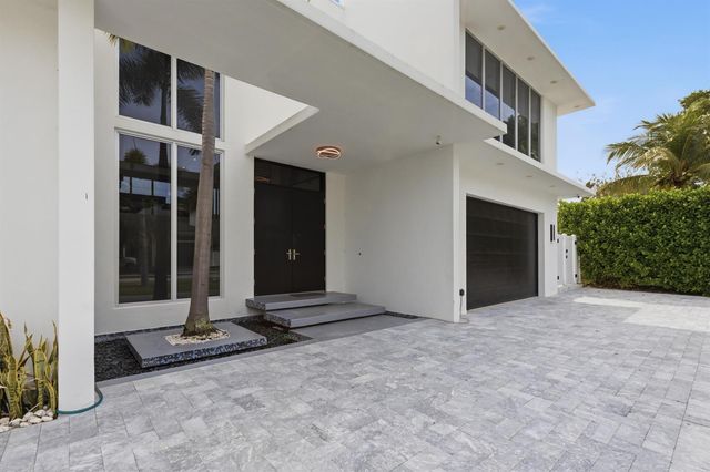284 NE 7th Street, Boca Raton, FL 33432