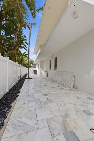284 NE 7th Street, Boca Raton, FL 33432