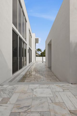284 NE 7th Street, Boca Raton, FL 33432
