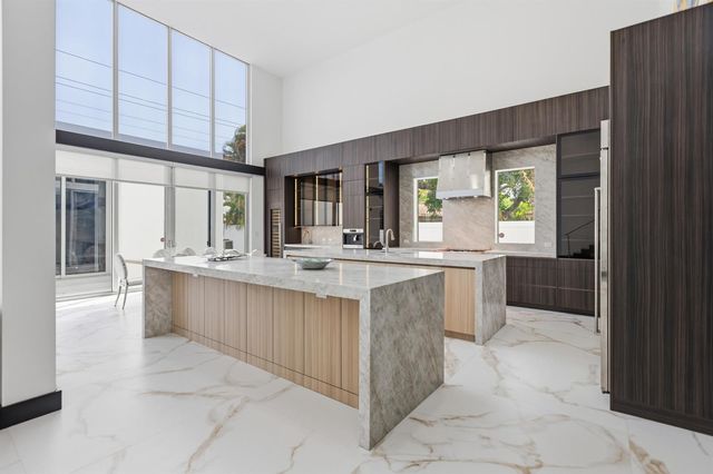 284 NE 7th Street, Boca Raton, FL 33432