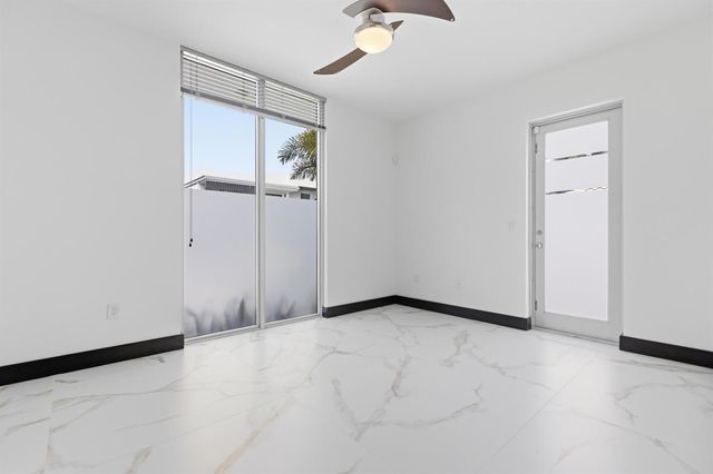 284 NE 7th Street, Boca Raton, FL 33432