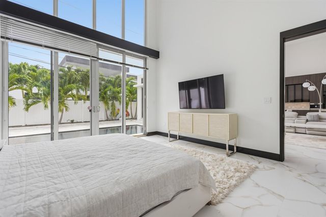 284 NE 7th Street, Boca Raton, FL 33432