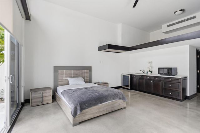 284 NE 7th Street, Boca Raton, FL 33432