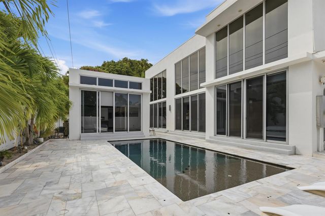 284 NE 7th Street, Boca Raton, FL 33432