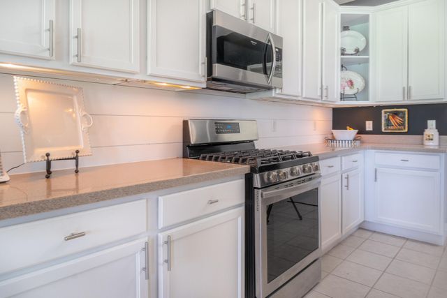 816 Charlevoix Way, Schererville, IN 46375