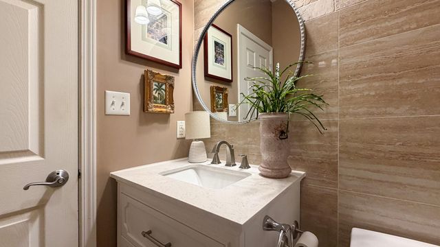 816 Charlevoix Way, Schererville, IN 46375