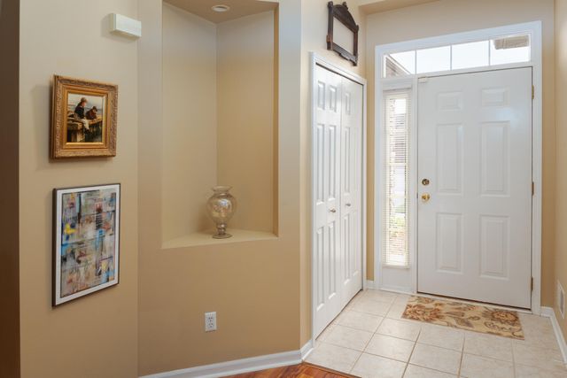 816 Charlevoix Way, Schererville, IN 46375