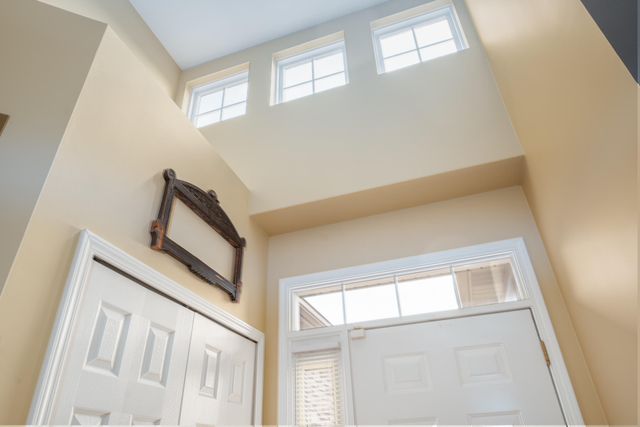 816 Charlevoix Way, Schererville, IN 46375