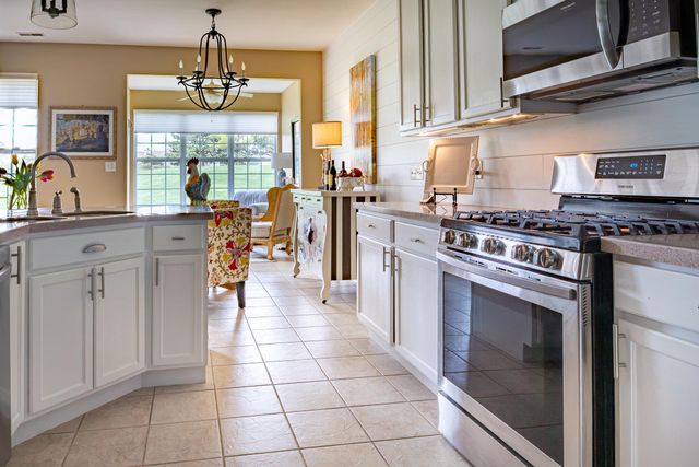 816 Charlevoix Way, Schererville, IN 46375