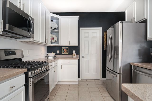 816 Charlevoix Way, Schererville, IN 46375