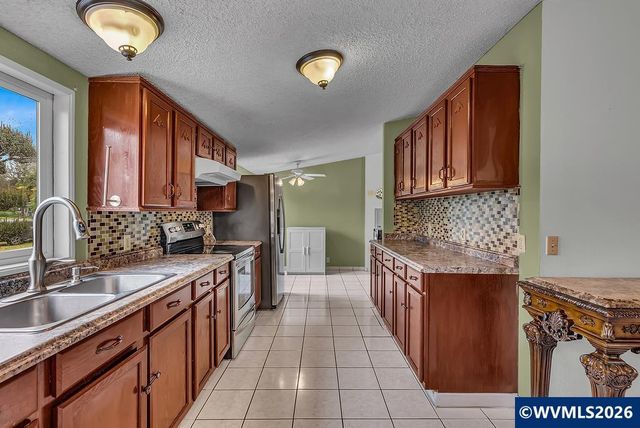 23501 NE Sunnycrest Rd, Newberg, OR 97132