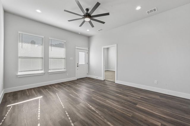 4207 Scarsdale Lane, Dallas, TX 75227