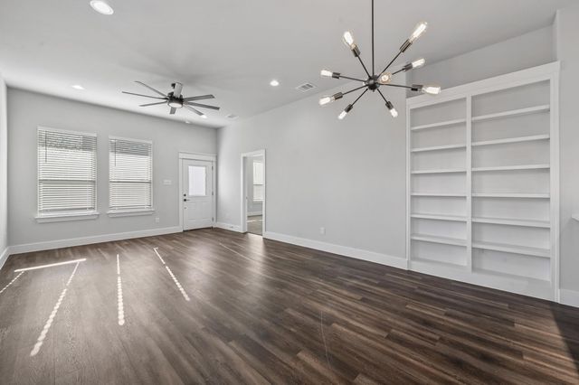 4207 Scarsdale Lane, Dallas, TX 75227