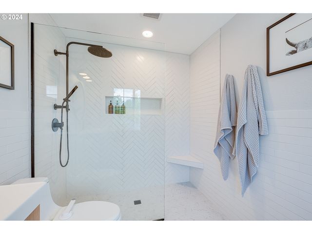 17240 Sw HART Way, Beaverton, OR 97007